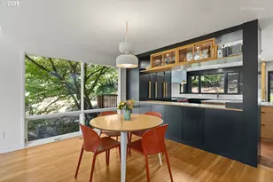 5745 SW Gaines Ct, Portland, OR 97221 - Photo 9