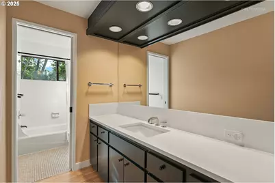 5745 SW Gaines Ct, Portland, OR 97221 - Photo 21