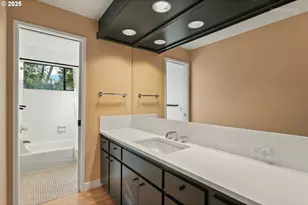 5745 SW Gaines Ct, Portland, OR 97221 - Photo 21