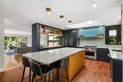 5745 SW Gaines Ct, Portland, OR 97221 - Photo 11