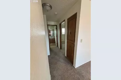 4196 47th Ave NE, Salem, OR 97305 - Photo 9