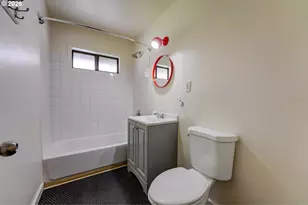 124 NE 143rd Ave, Portland, OR 97230 - Photo 19