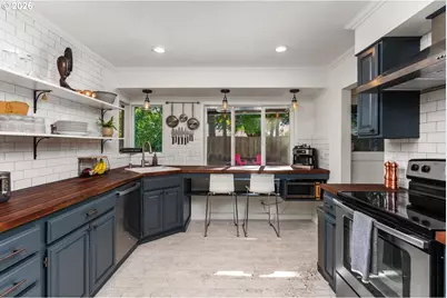 9020 SW Capitol Hwy, Portland, OR 97219 - Photo 13