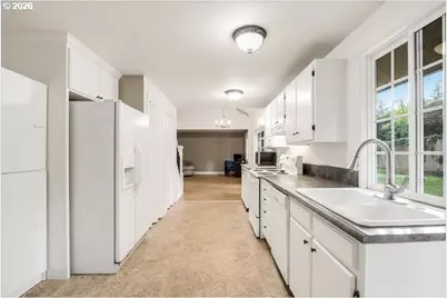 12740 SW Hart Rd, Beaverton, OR 97008 - Photo 13