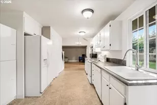12740 SW Hart Rd, Beaverton, OR 97008 - Photo 13