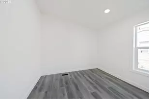 1949 SE Palmquist Rd, Gresham, OR 97080 - Photo 19