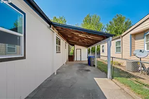 1949 SE Palmquist Rd, Gresham, OR 97080 - Photo 5