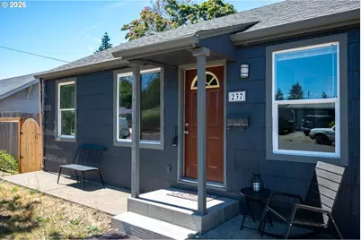 237 NE 109th Ave, Portland, OR 97220 - Photo 9