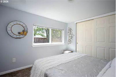237 NE 109th Ave, Portland, OR 97220 - Photo 23