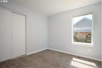237 NE 109th Ave, Portland, OR 97220 - Photo 25