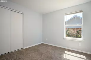 237 NE 109th Ave, Portland, OR 97220 - Photo 25