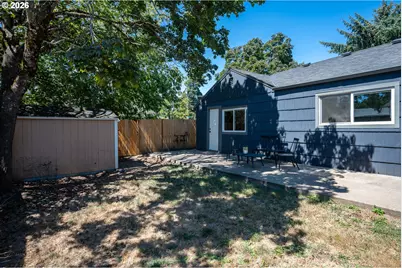 237 NE 109th Ave, Portland, OR 97220 - Photo 41