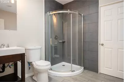 237 NE 109th Ave, Portland, OR 97220 - Photo 35