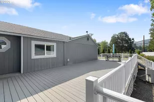 122 Grassy Ln, Roseburg, OR 97470 - Photo 41