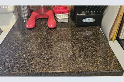 1852 NW Dogwood St, Roseburg, OR 97471 - Photo 35