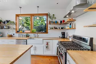 1714 B St, Hood River, OR 97031 - Photo 15