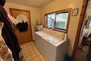 330 10th St, Bandon, OR 97411 - Photo 25