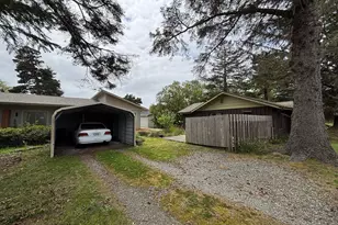 330 10th St, Bandon, OR 97411 - Photo 13