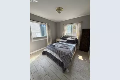 136 3rd Ave #B, Seaside, OR 97138 - Photo 5