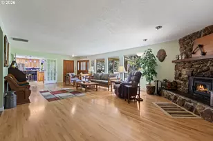 738 Elgarose Rd, Roseburg, OR 97471 - Photo 17