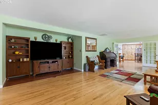 738 Elgarose Rd, Roseburg, OR 97471 - Photo 15