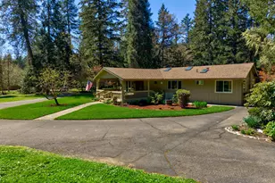 738 Elgarose Rd, Roseburg, OR 97471 - Photo 5