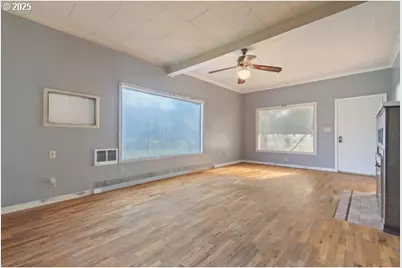 412 Gardner Ave, Drain, OR 97435 - Photo 5