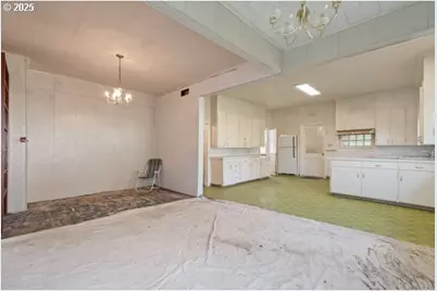 412 Gardner Ave, Drain, OR 97435 - Photo 9