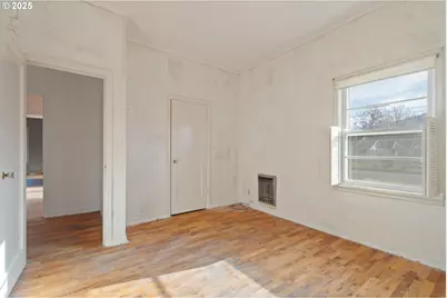 412 Gardner Ave, Drain, OR 97435 - Photo 15