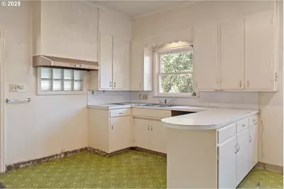 412 Gardner Ave, Drain, OR 97435 - Photo 11