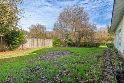 412 Gardner Ave, Drain, OR 97435 - Photo 31