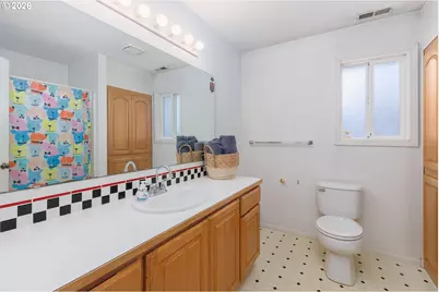 216 NE 56th St, Newport, OR 97365 - Photo 33