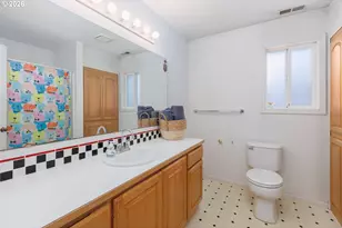 216 NE 56th St, Newport, OR 97365 - Photo 33