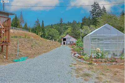 58894 Old Railroad Grade Rd, Coquille, OR 97423 - Photo 47