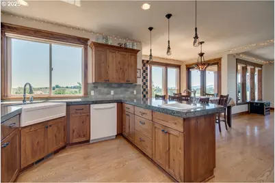 11825 NE Finn Hill Loop, Carlton, OR 97111 - Photo 9