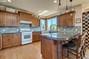 11825 NE Finn Hill Loop, Carlton, OR 97111 - Photo 9