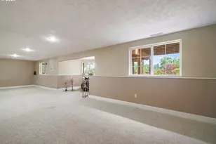 37310 Fawn Dr, Lebanon, OR 97355 - Photo 23