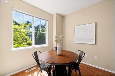 621 SW Dillan Dr, Beaverton, OR 97006 - Photo 9