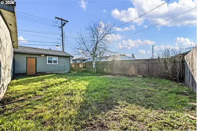 708 51st St, Springfield, OR 97478 - Photo 29