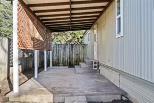 708 51st St, Springfield, OR 97478 - Photo 31