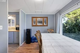 708 51st St, Springfield, OR 97478 - Photo 11