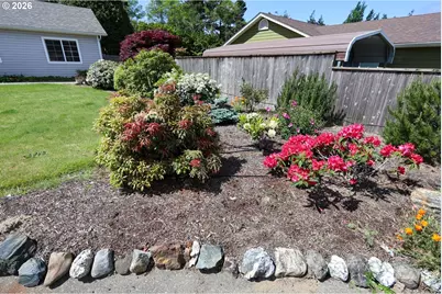 1077 Pirates Ct, Coos Bay, OR 97420 - Photo 5