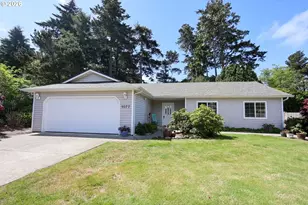1077 Pirates Ct, Coos Bay, OR 97420 - Photo 3