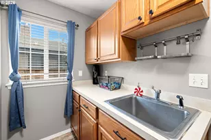 215 E Hereford St, Gladstone, OR 97027 - Photo 31