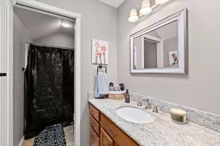 215 E Hereford St, Gladstone, OR 97027 - Photo 25