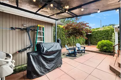 215 E Hereford St, Gladstone, OR 97027 - Photo 25