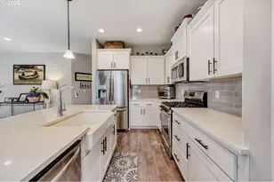 12056 SE Punch Bowl Fls Ct, Happy Valley, OR 97086 - Photo 11