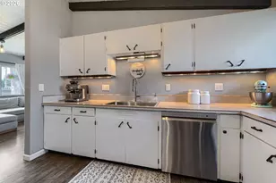 310 NE 4th Ave, Canby, OR 97013 - Photo 11