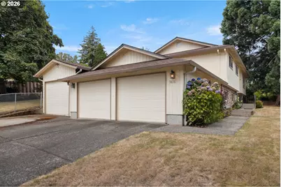 5676 SE Hillwood Cir, Milwaukie, OR 97267 - Photo 1