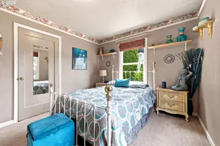 1102 NE 106th Ave, Portland, OR 97220 - Photo 13